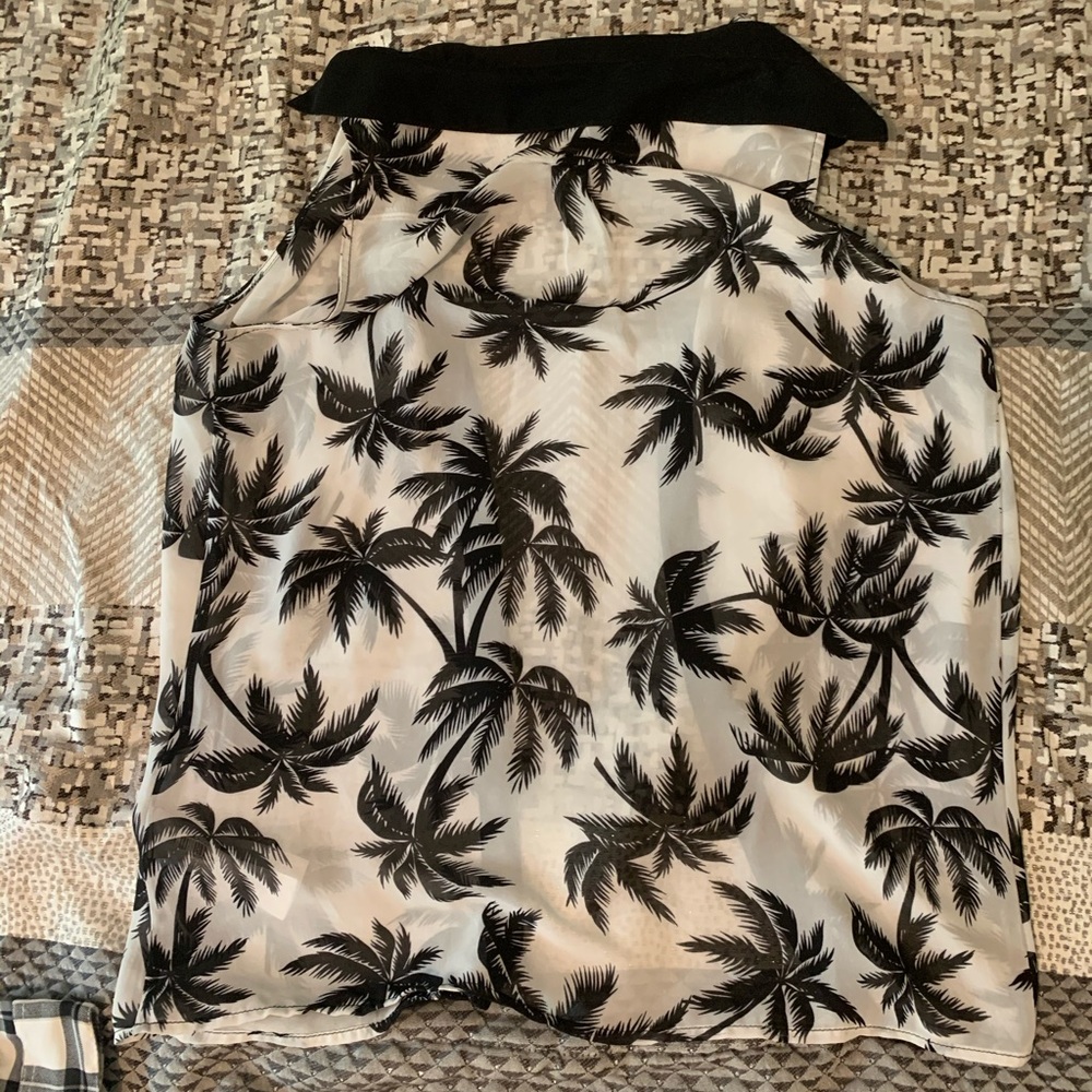 Blouse - Picture 2 of 3